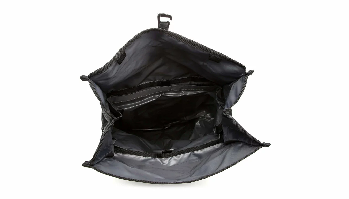 Chrome Industries Bravo 3.0 Backpack Noir / Black 8 Chrome Industries Bravo 3.0 Backpack Noir / Black – Image 6